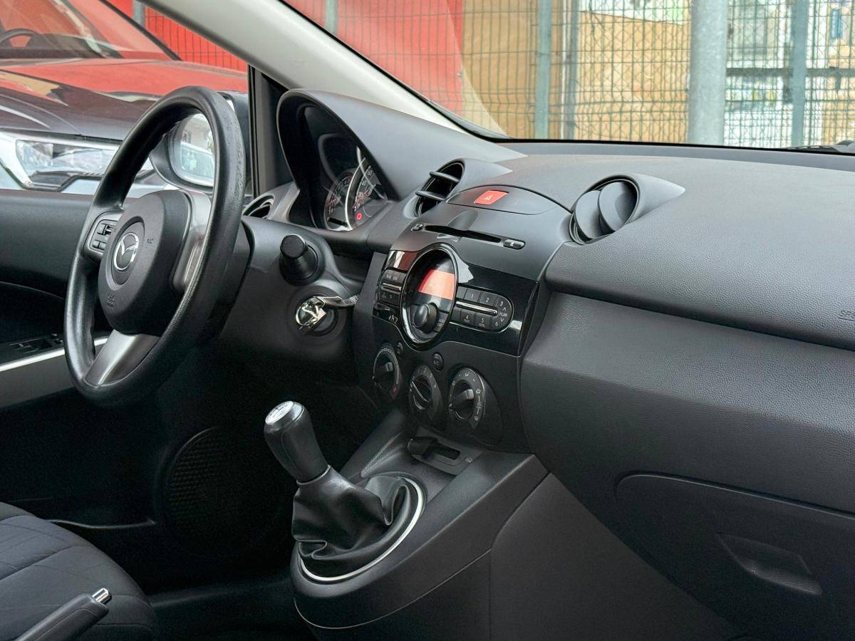 mazda-2-2013-gasolina-1349cc