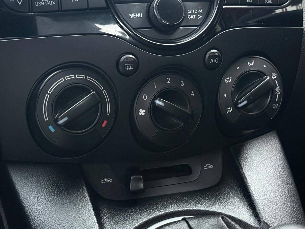 mazda-2-2013-gasolina-1349cc
