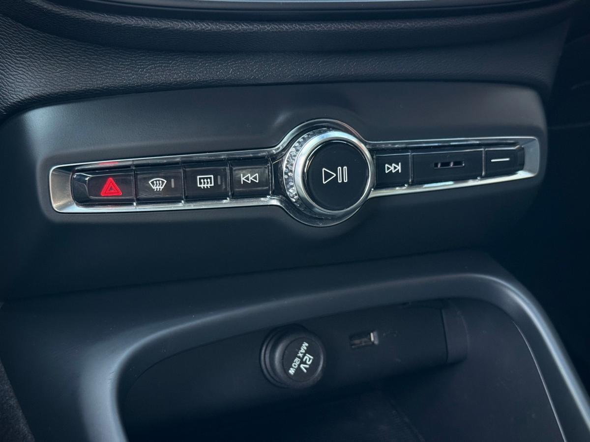 volvo-xc40-2024-gasolina-1477cc
