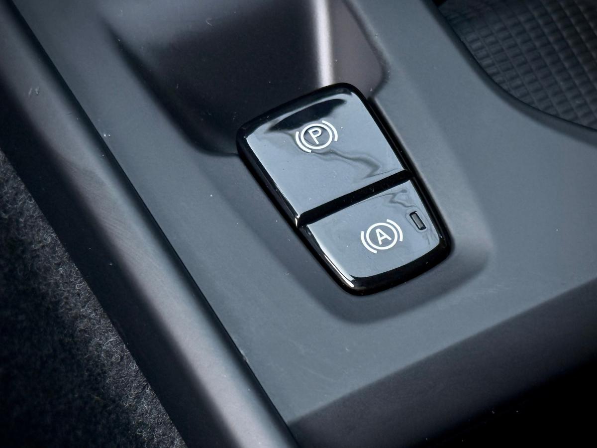 volvo-xc40-2024-gasolina-1477cc