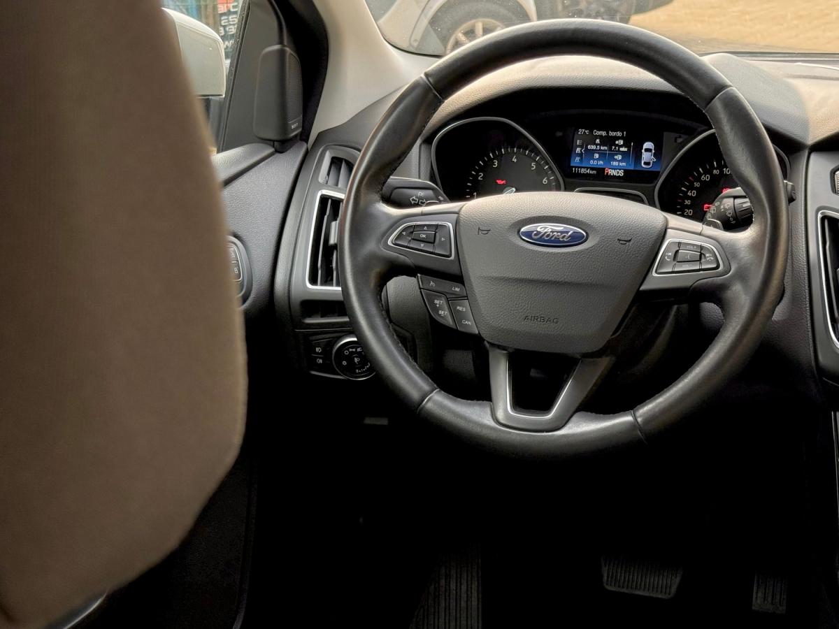 ford-focus-2016-gasolina-998cc