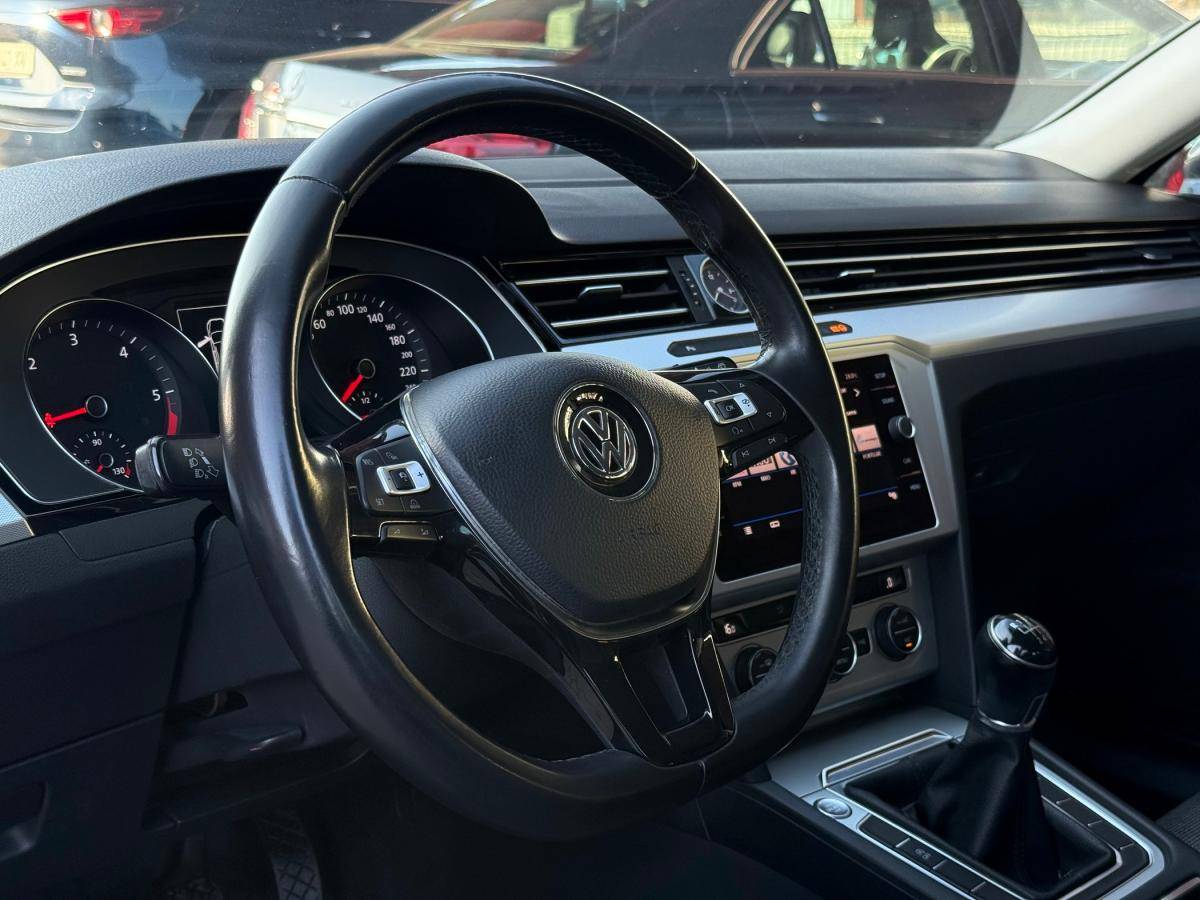 volkswagen-passat-variant-2017-diesel-1598cc