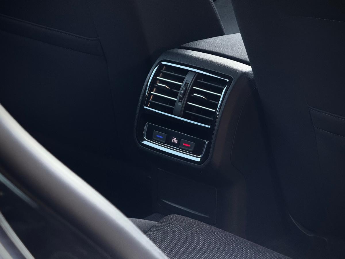 volkswagen-passat-variant-2017-diesel-1598cc