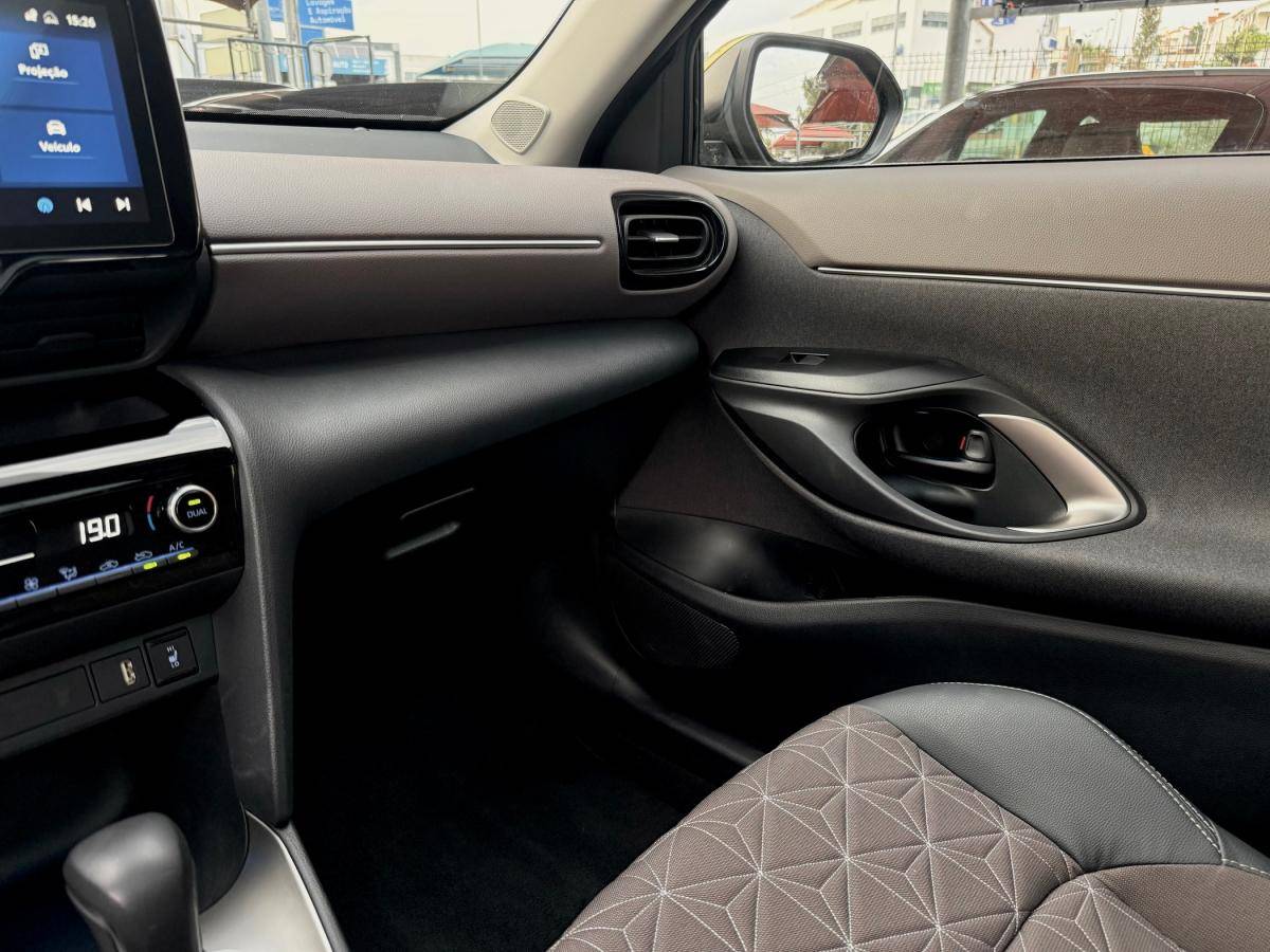 toyota-yaris-cross-2024-hibrido-a-gasolina-1490cc
