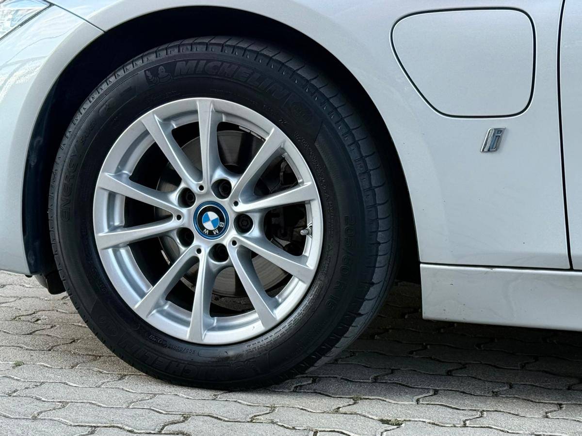 bmw-serie-3-2017-hibrido-a-gasolina-1998cc