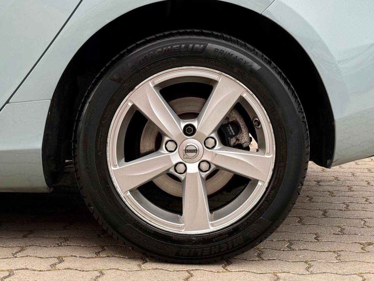 volvo-v40-2018-gasolina-1498cc