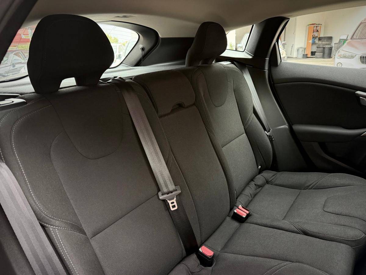 volvo-v40-2018-gasolina-1498cc
