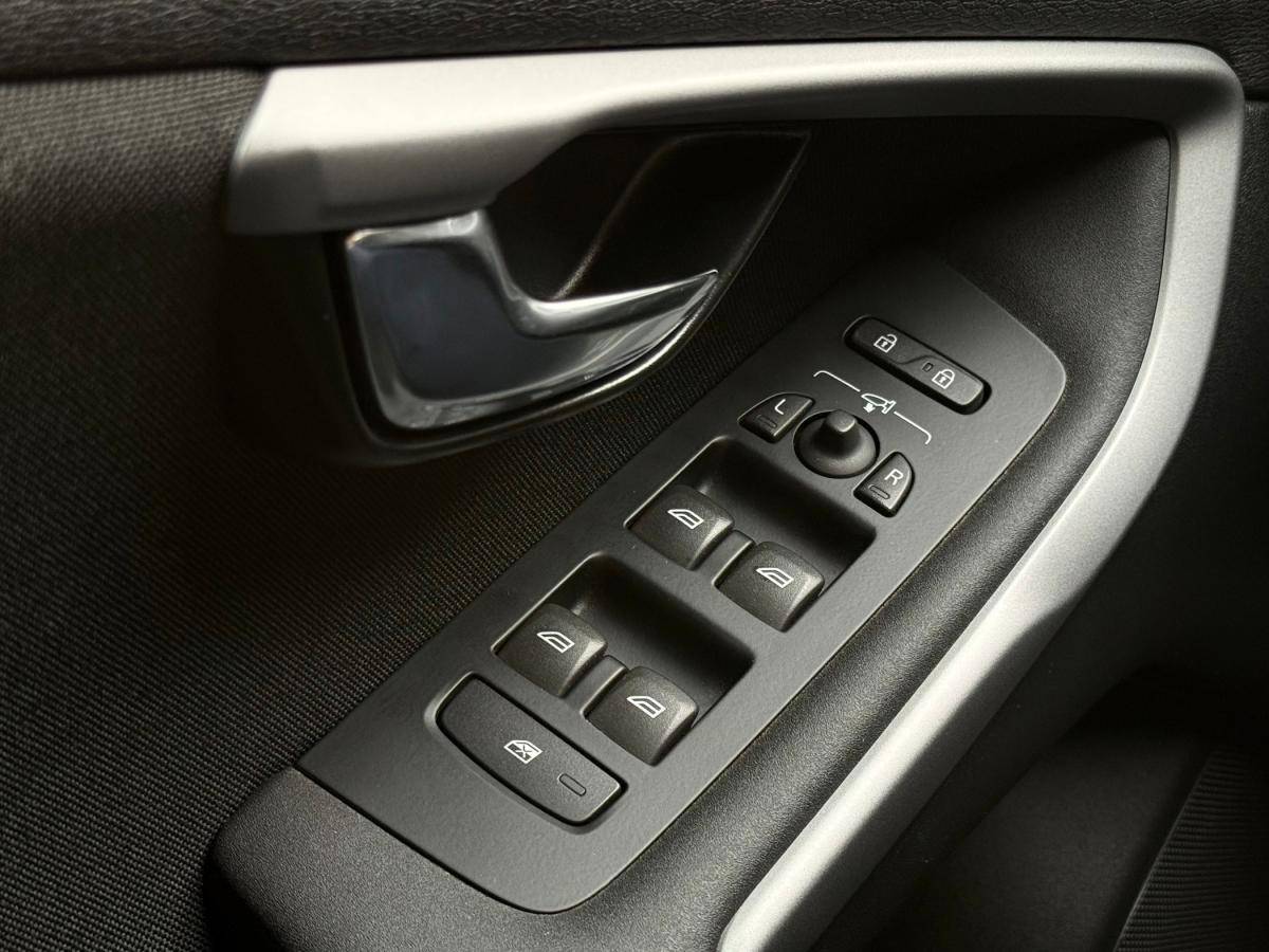 volvo-v40-2018-gasolina-1498cc