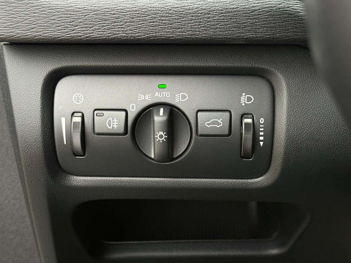 volvo-v40-2018-gasolina-1498cc