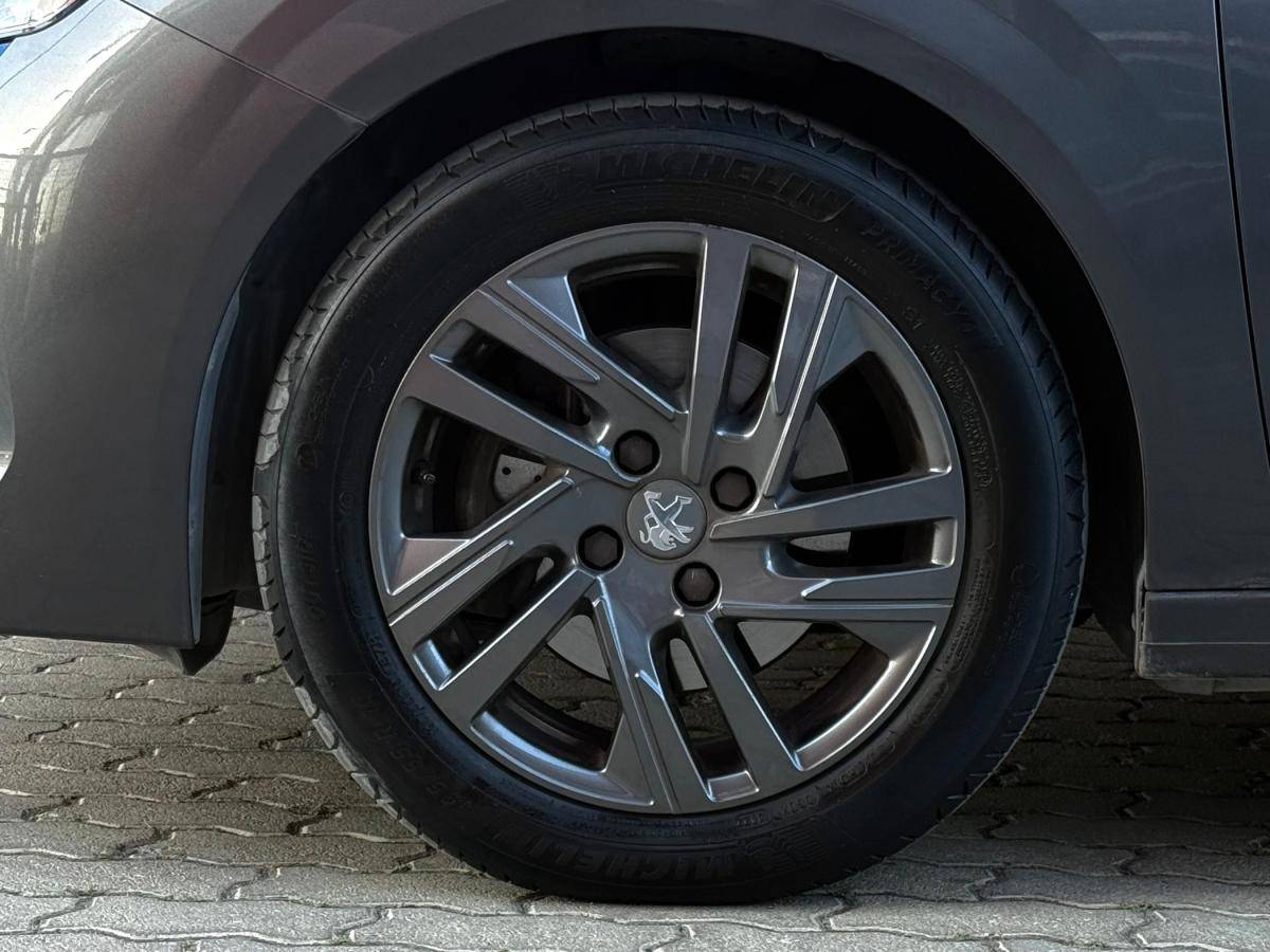 peugeot-208-2022-gasolina-1199cc