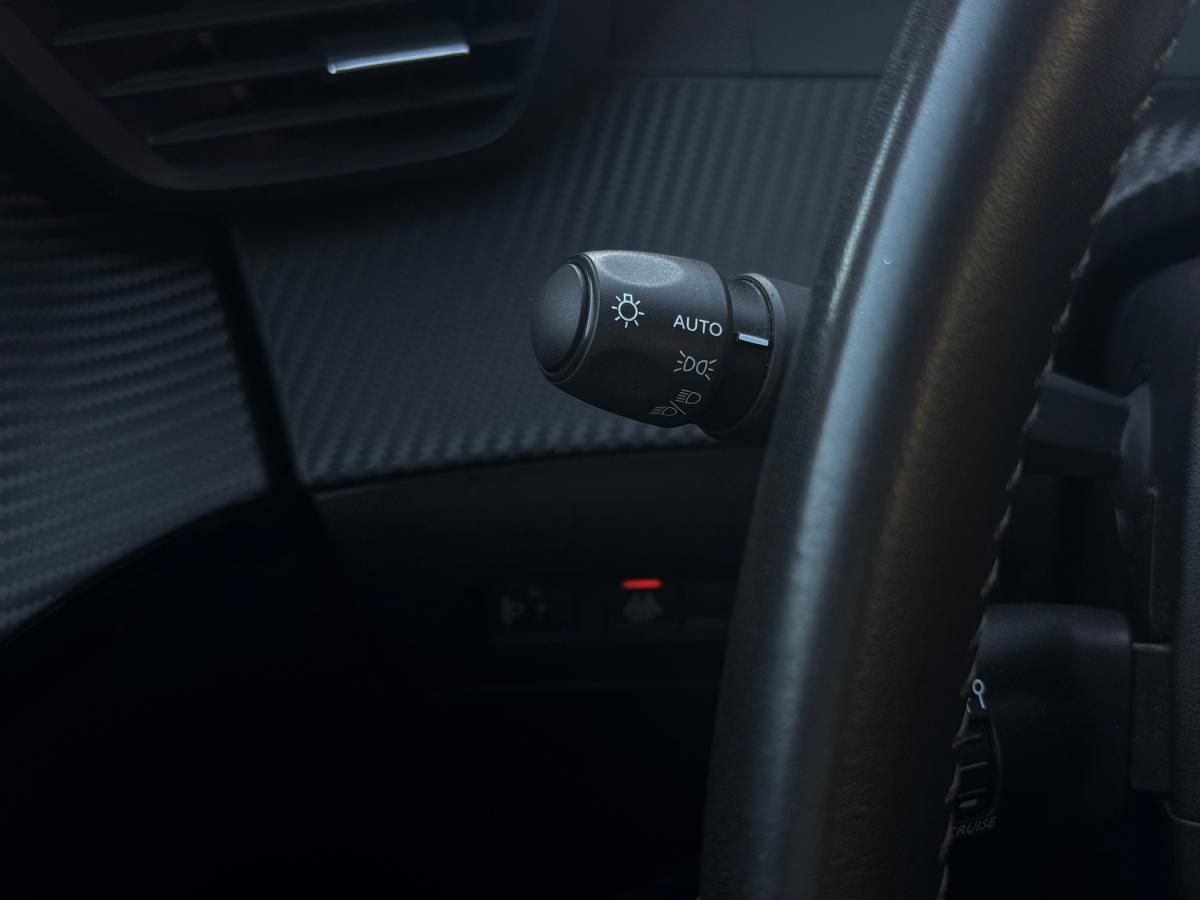 peugeot-208-2022-gasolina-1199cc