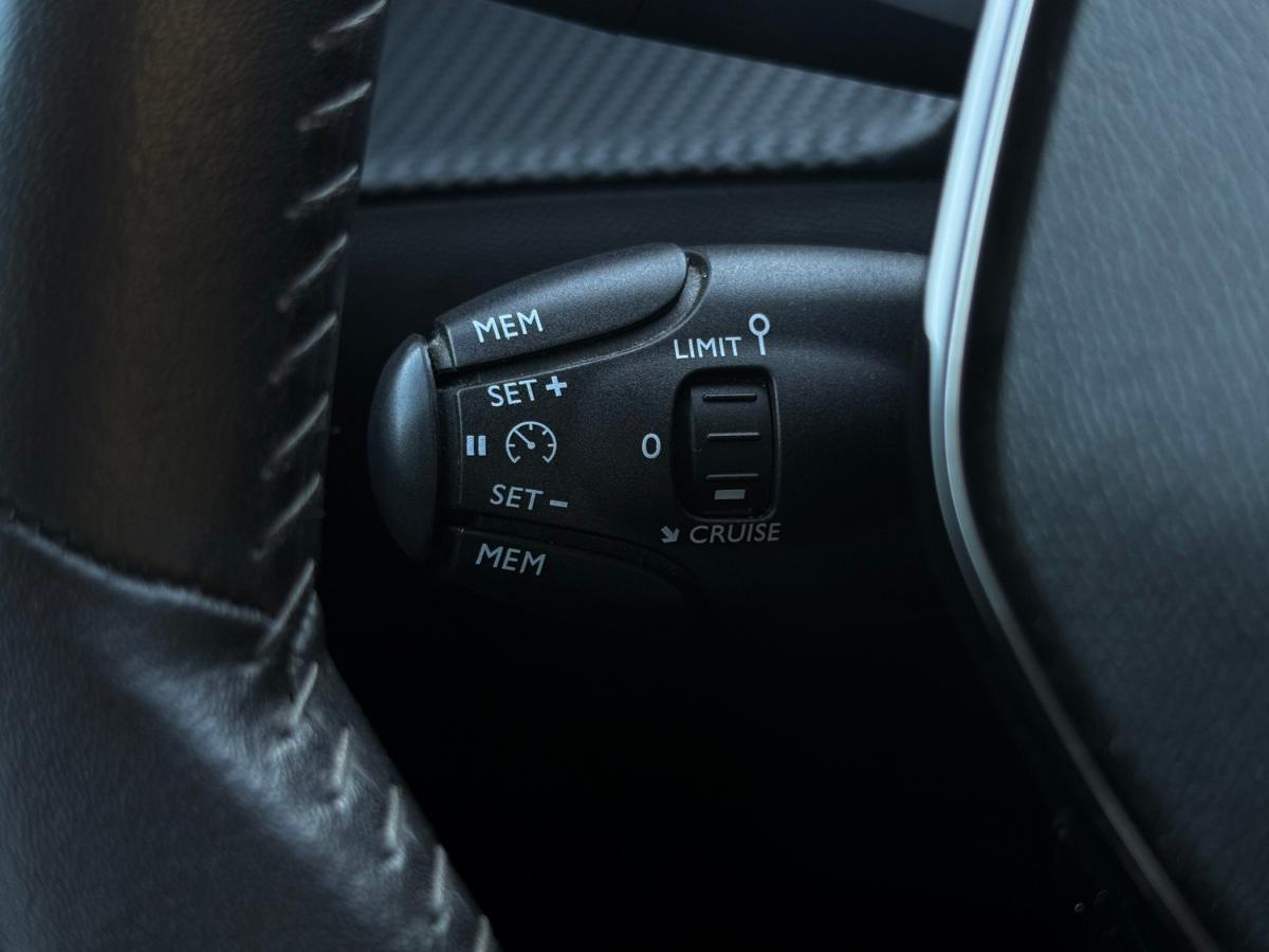 peugeot-208-2022-gasolina-1199cc