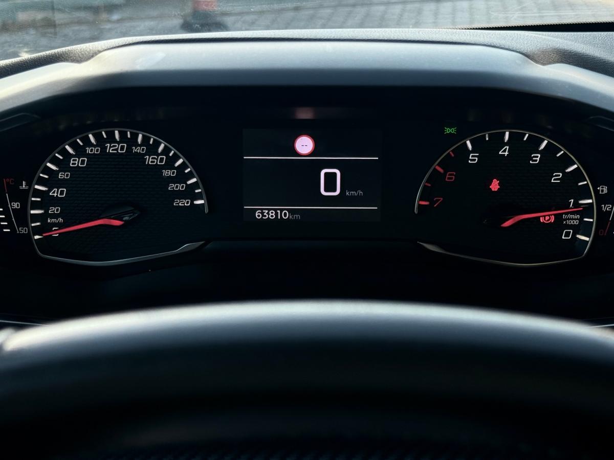peugeot-208-2022-gasolina-1199cc