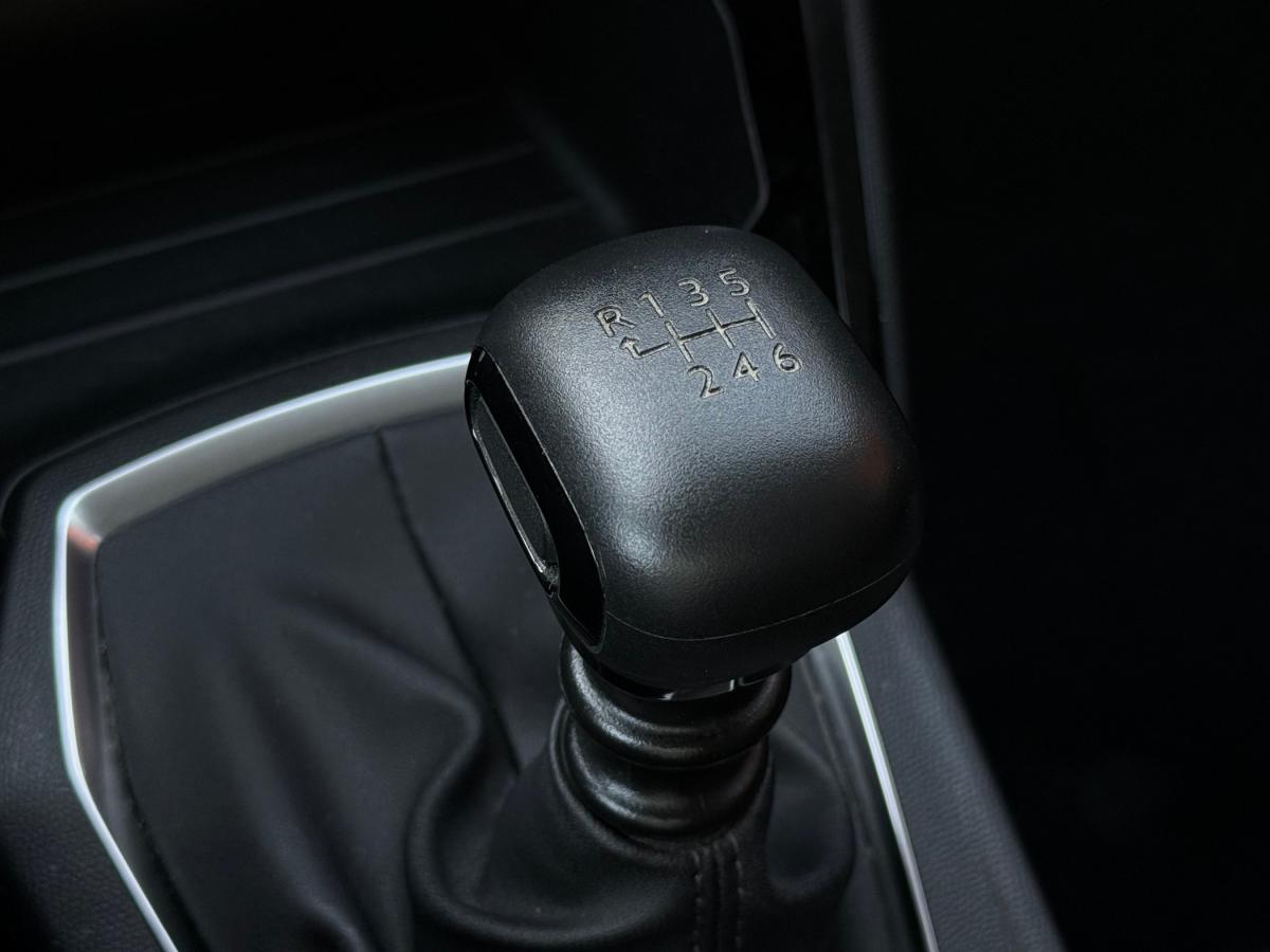 peugeot-208-2022-gasolina-1199cc