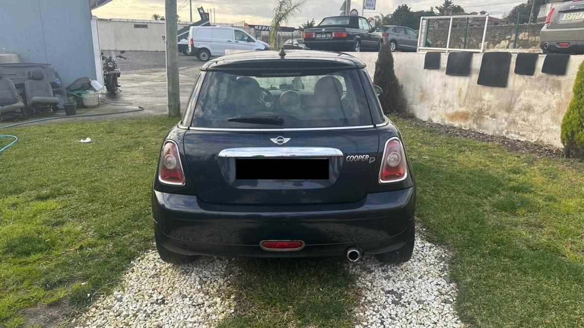 mini-hatch-d-2-0-2009-diesel-1560cc