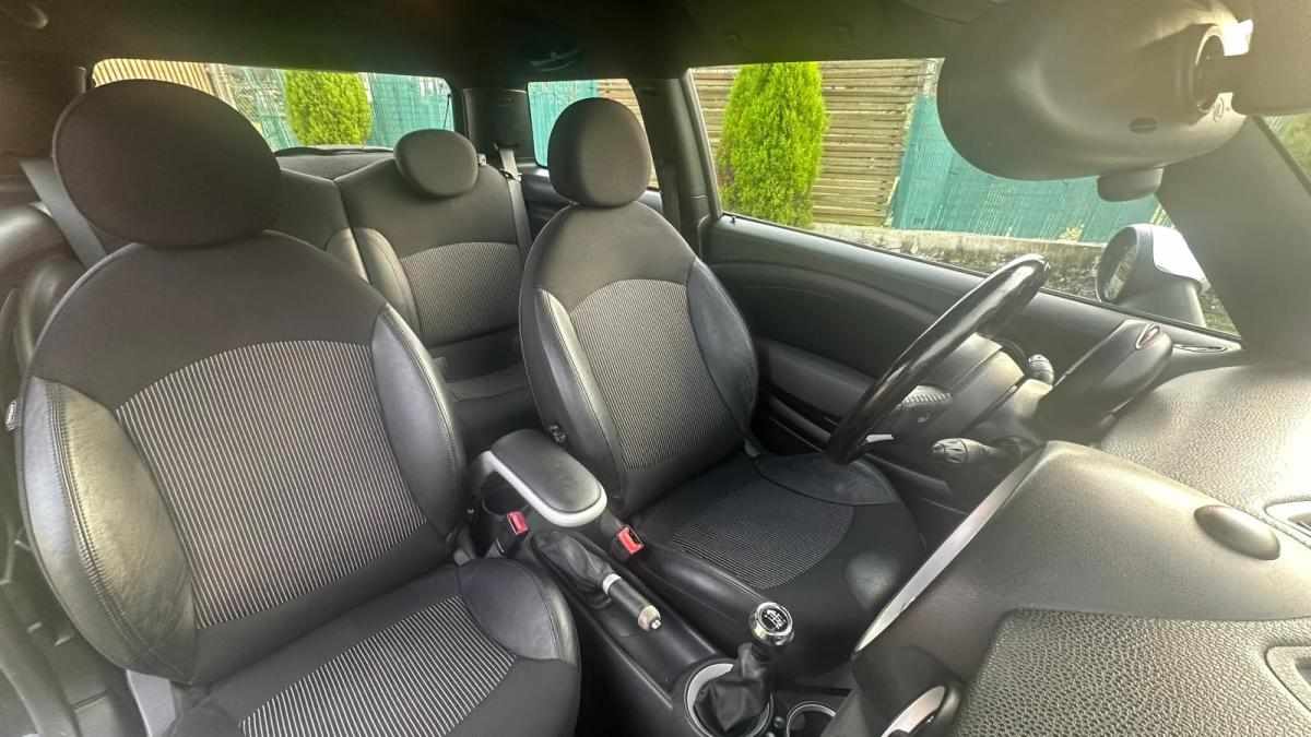 mini-hatch-d-2-0-2009-diesel-1560cc