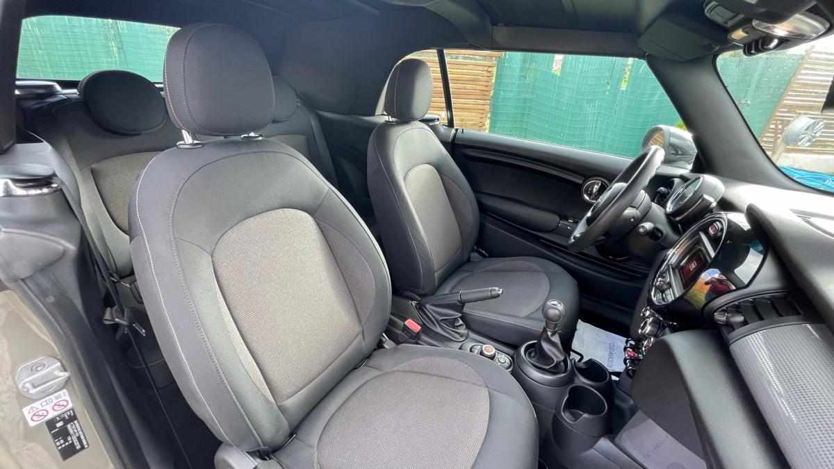 mini-cabrio-1-6-2018-diesel-1496cc