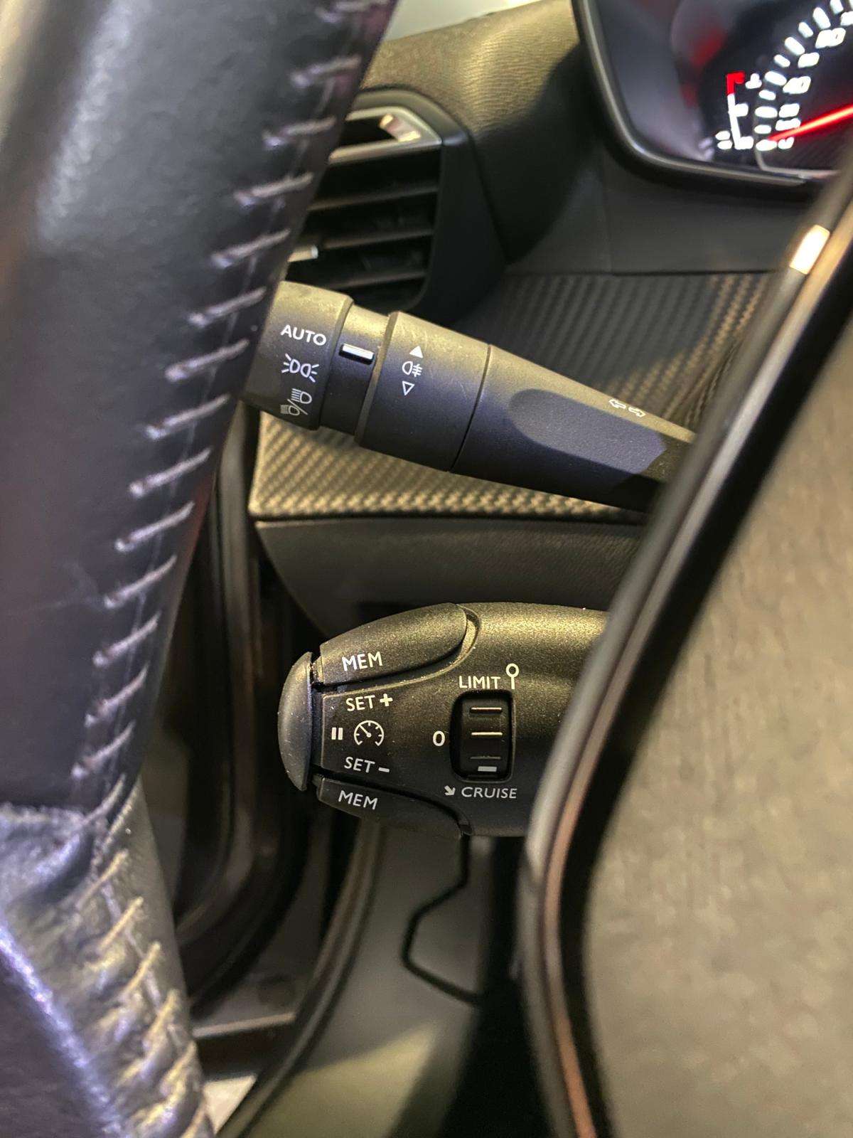 peugeot-2008-2021-diesel-1499cc