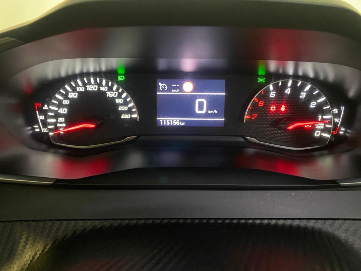 peugeot-2008-2021-diesel-1499cc