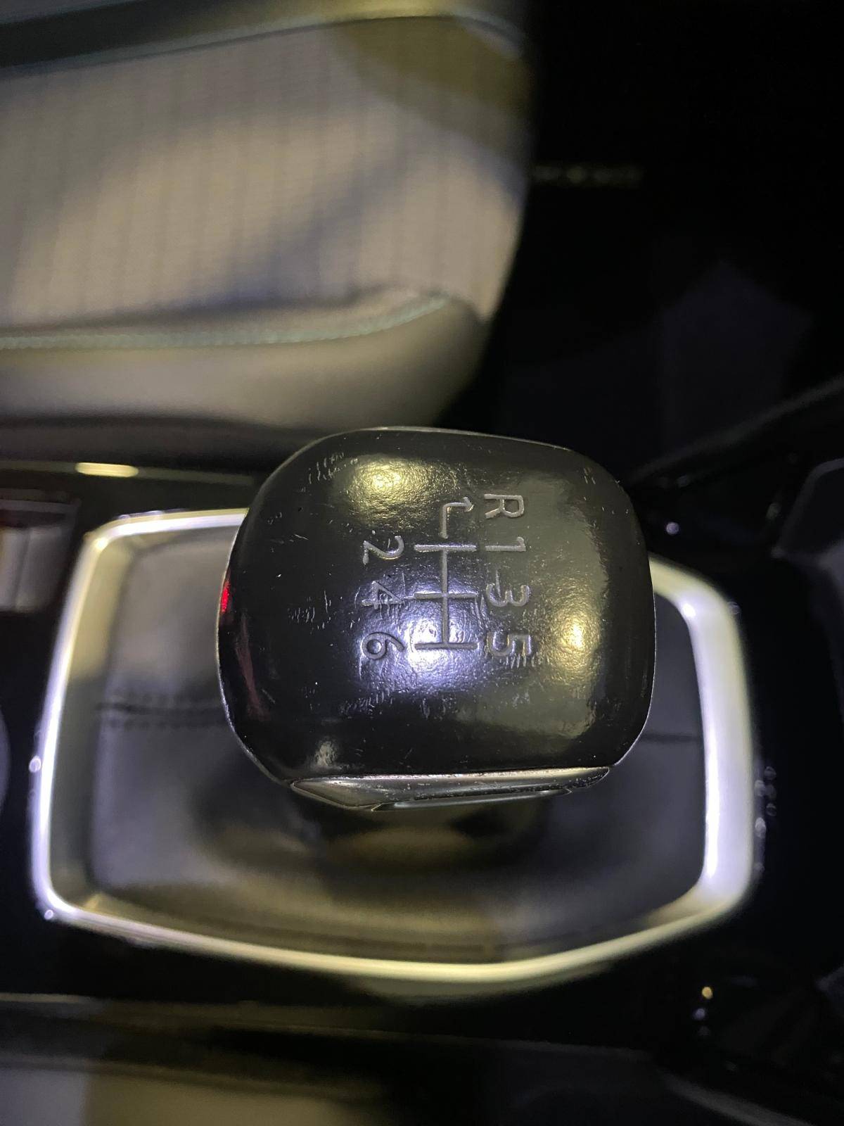 peugeot-2008-2021-diesel-1499cc