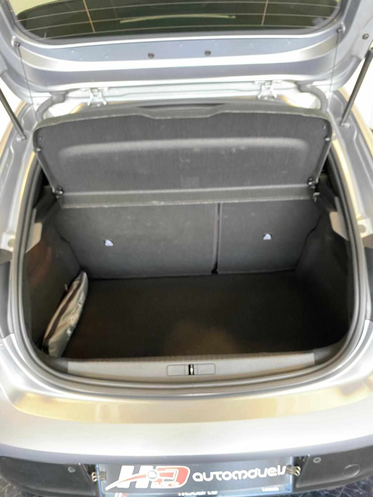 peugeot-208-1-5-102cv-2022-diesel-1499cc