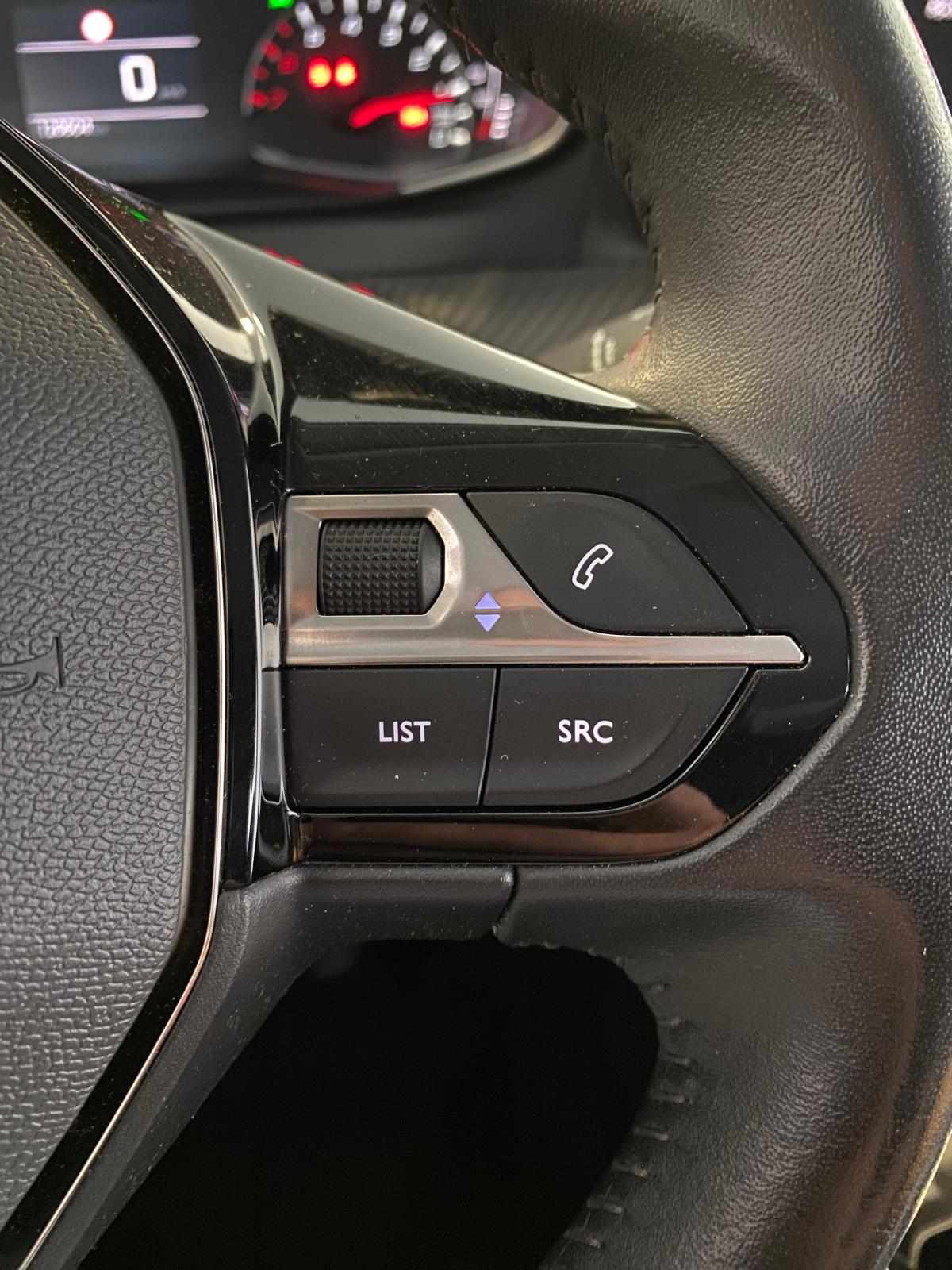 peugeot-208-1-5-102cv-2022-diesel-1499cc