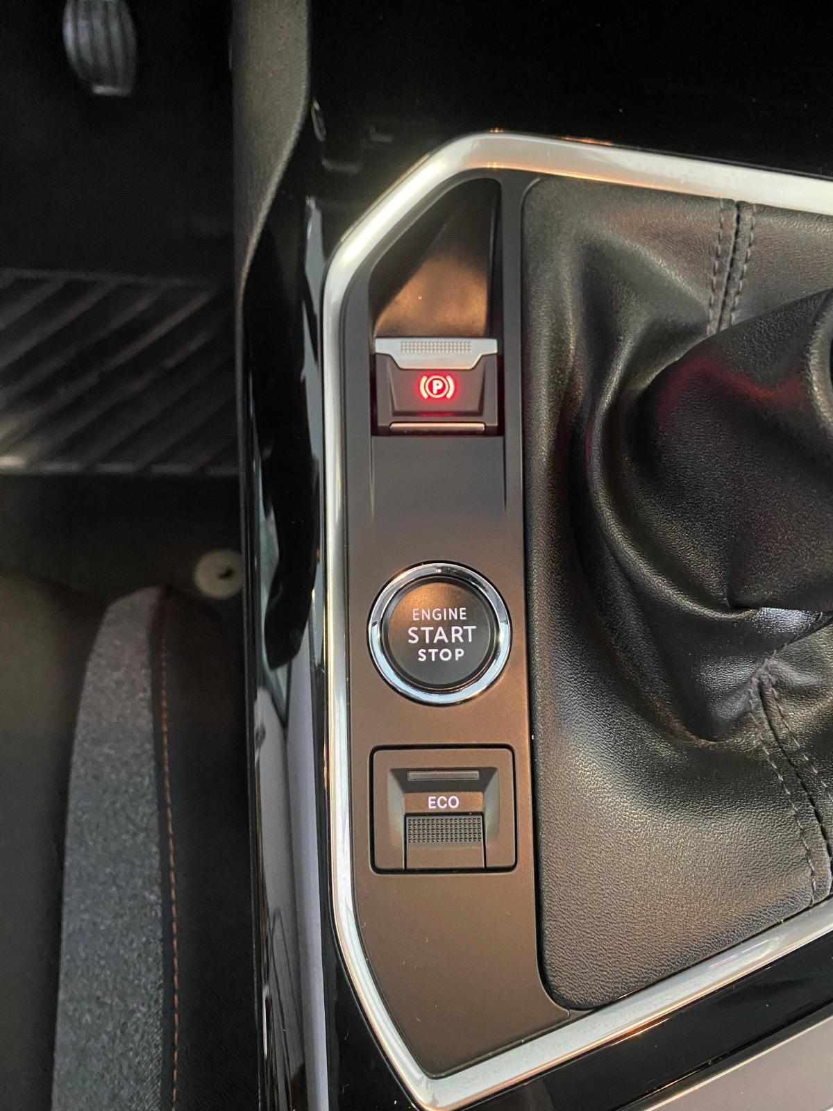 peugeot-3008-1-5-bluehdi-2021-diesel-1499cc