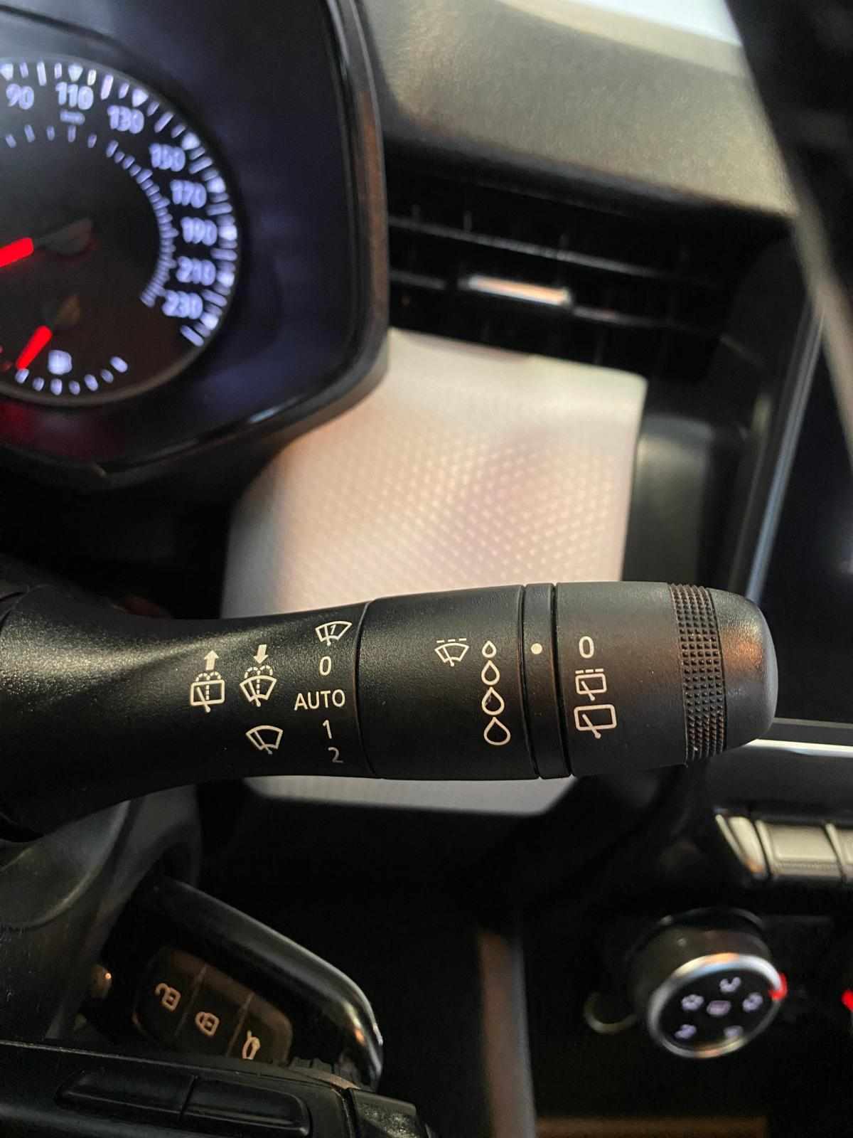 renault-clio-1-5-blue-dci-2021-diesel-1461cc