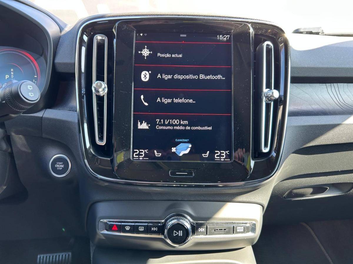 volvo-xc40-2023-hibrido-1477cc