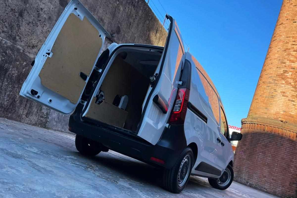 renault-express-1-5-95cv-2023-diesel-1461cc