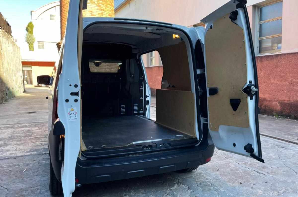 renault-express-1-5-95cv-2023-diesel-1461cc