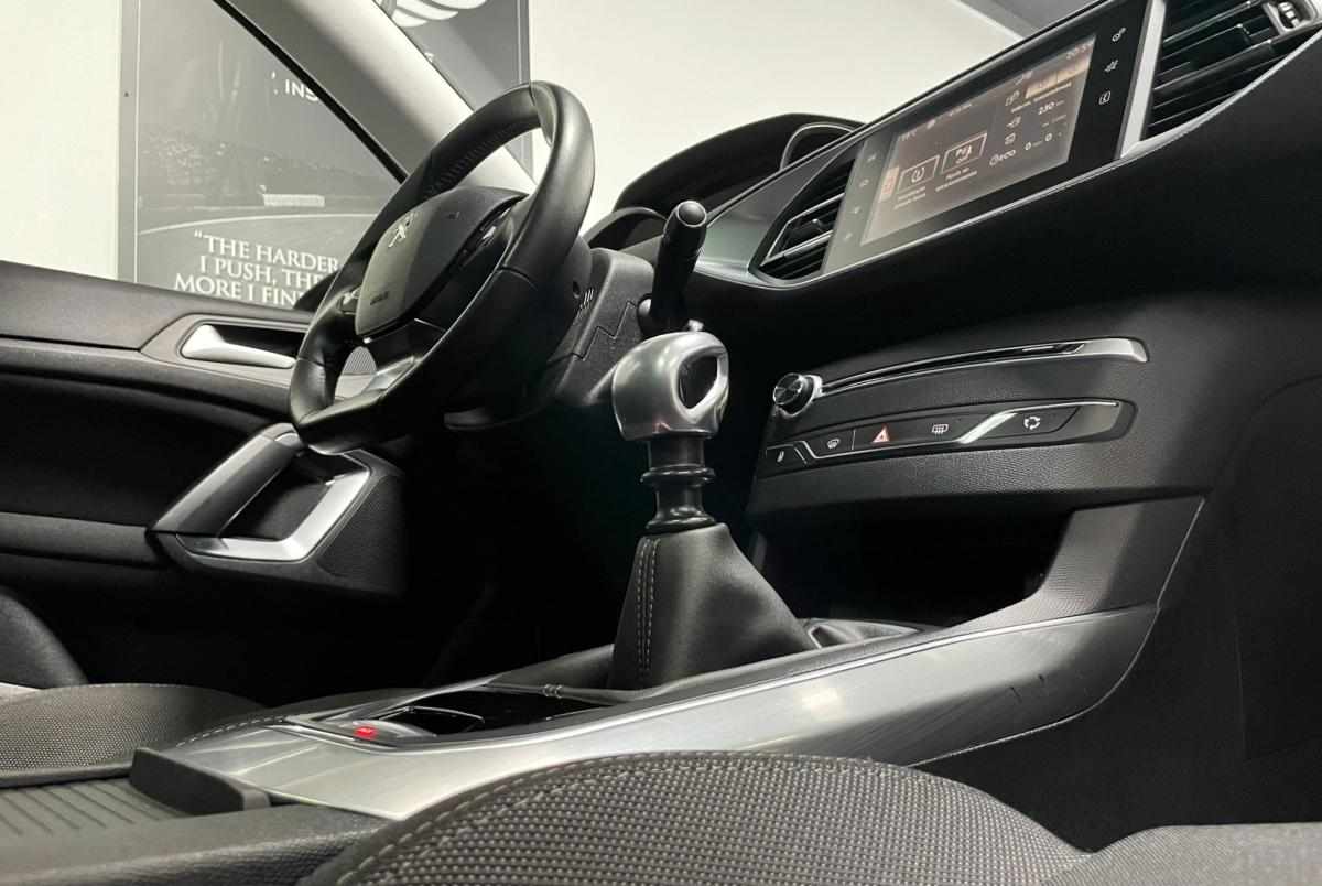 peugeot-308-1-6-e-hdi-fap-2014-diesel-1560cc