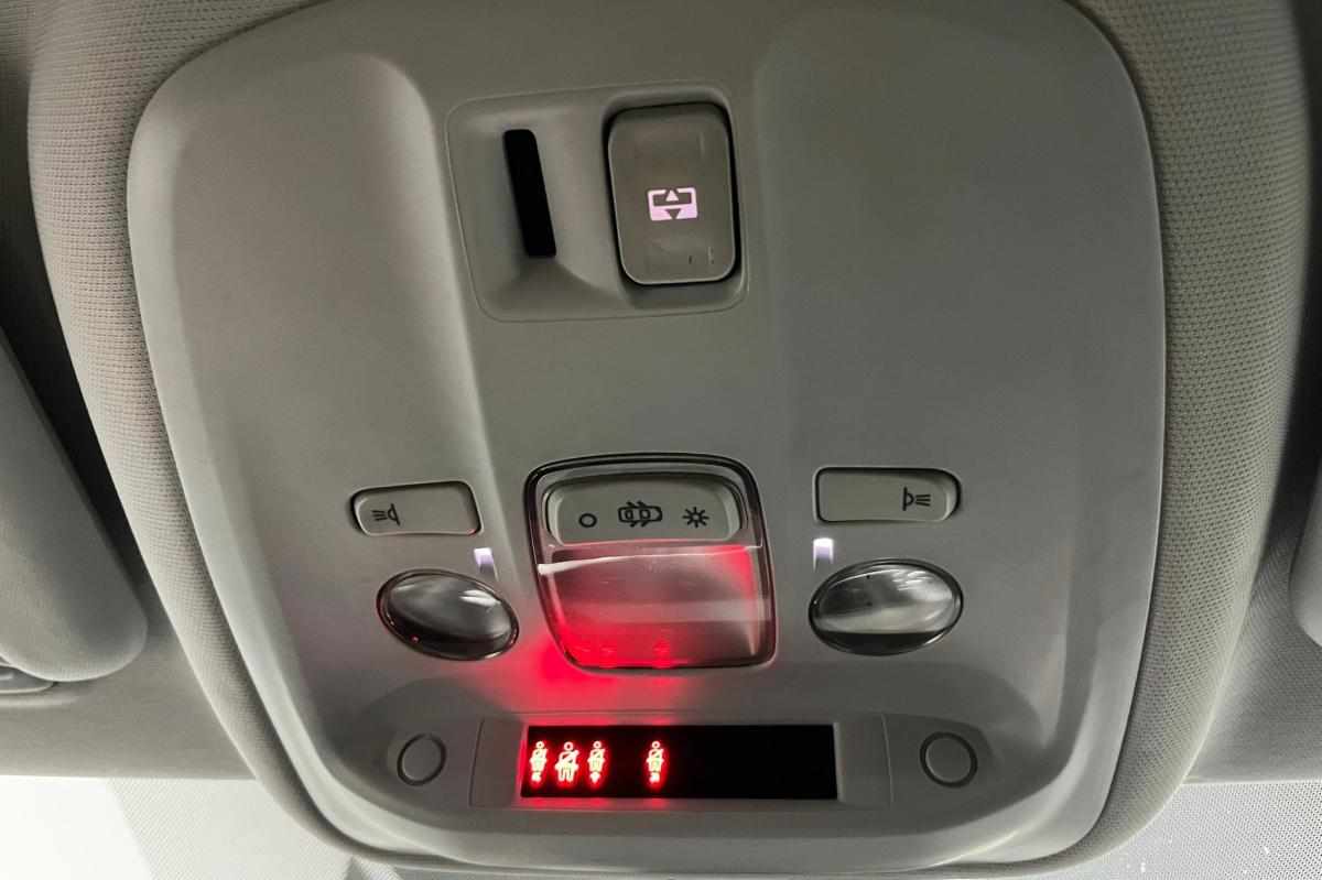 peugeot-308-1-6-e-hdi-fap-2014-diesel-1560cc