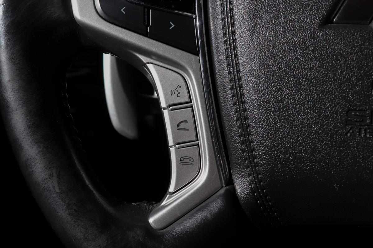 mitsubishi-outlander-2-0-p-hev-4wd-2017-gasolina-1998cc