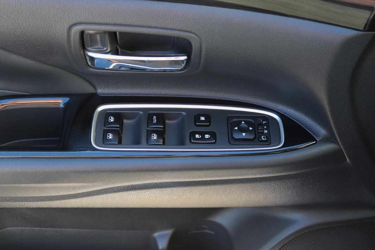 mitsubishi-outlander-2-0-p-hev-4wd-2017-gasolina-1998cc