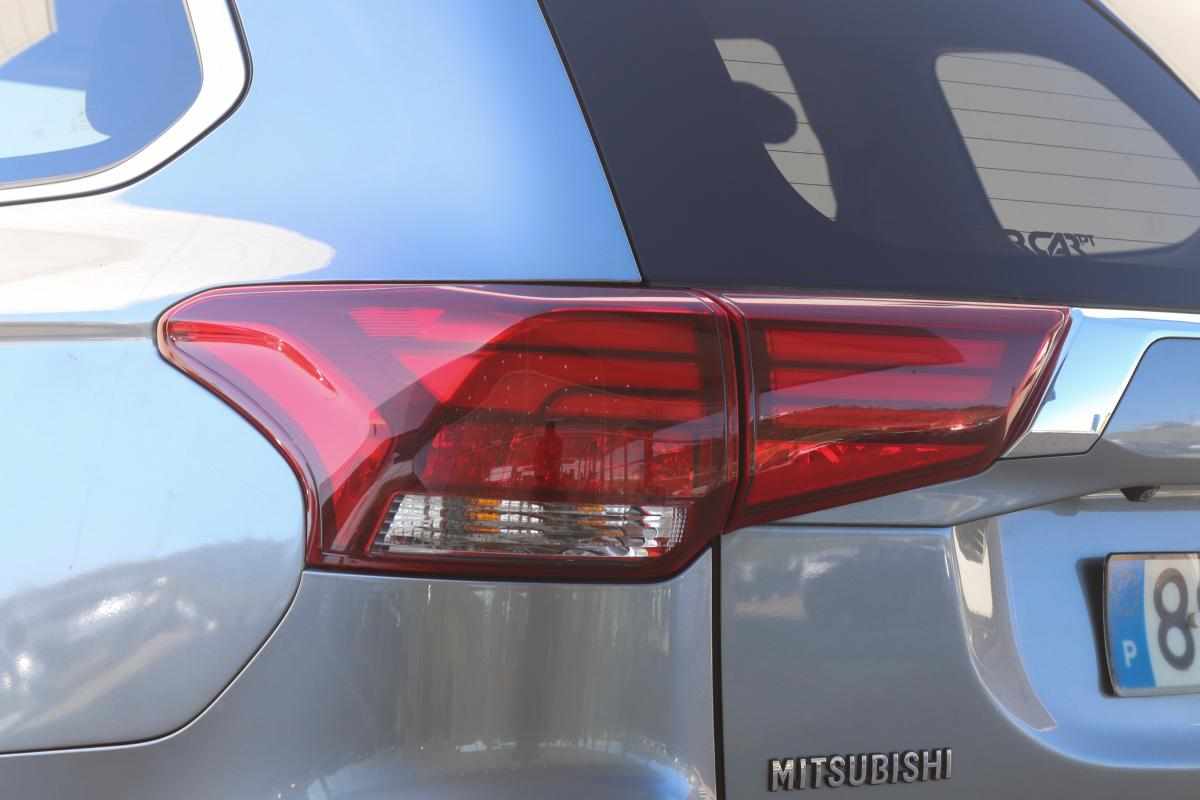 mitsubishi-outlander-2-0-p-hev-4wd-2017-gasolina-1998cc