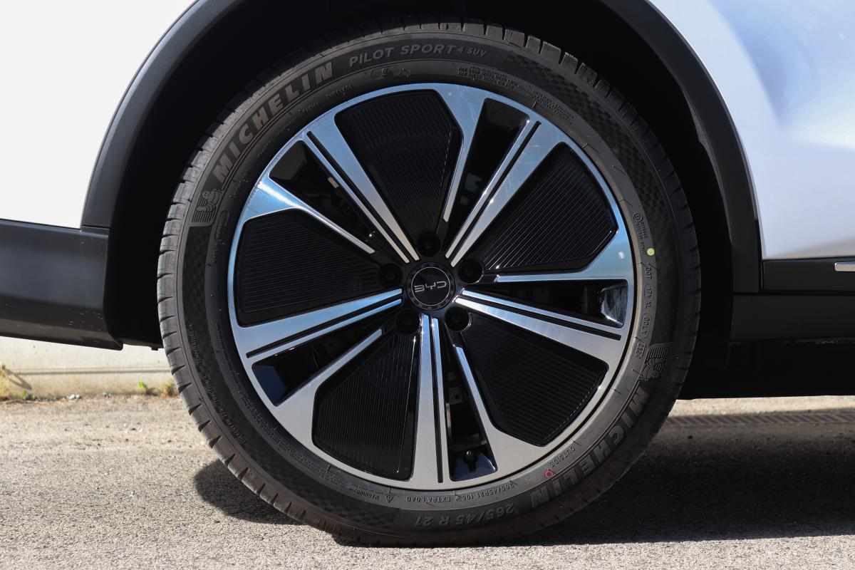 byd-tang-108-8-kwh-flagship-2026-eletrico