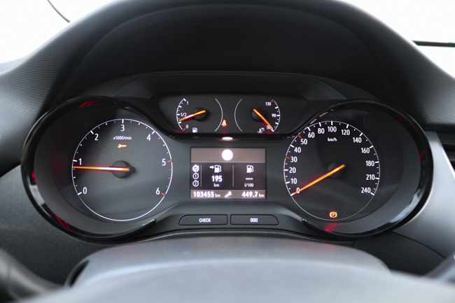 opel-crossland-x-1-6-2018-diesel-1560cc