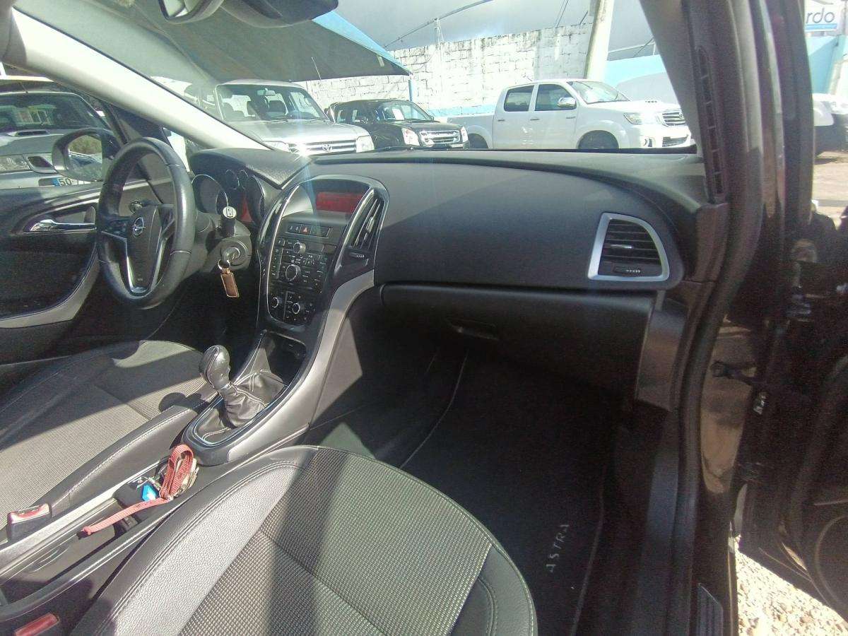 opel-astra-sport-tourer-2013-diesel-1686cc