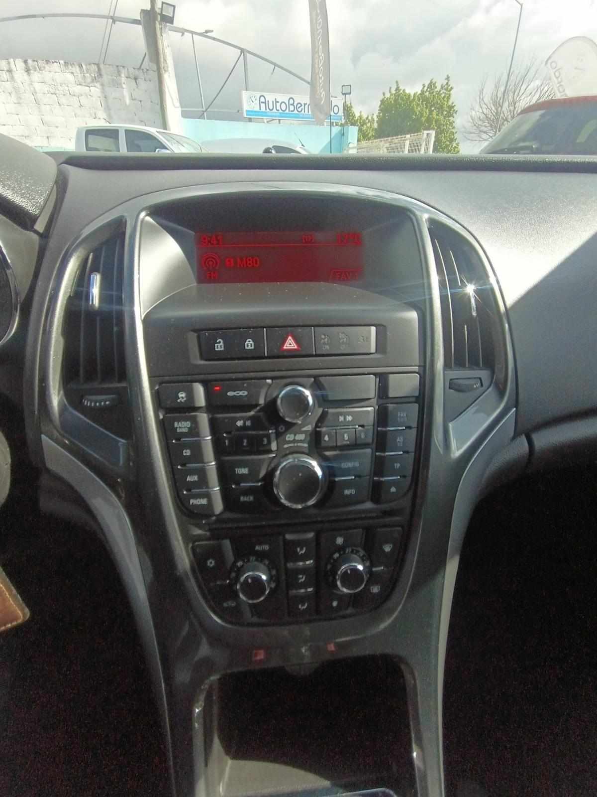 opel-astra-sport-tourer-2013-diesel-1686cc