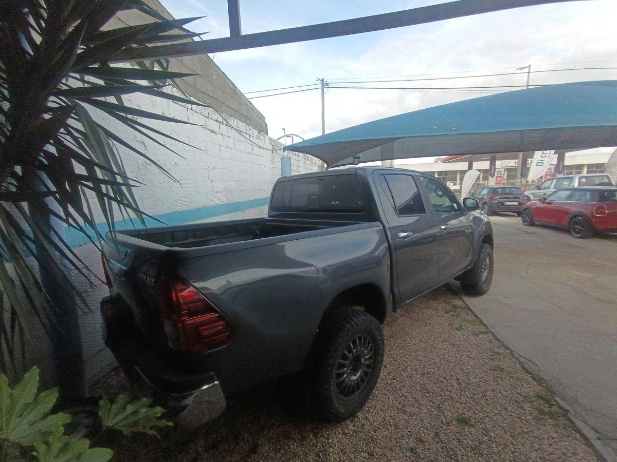 toyota-hilux-2018-diesel-2393cc