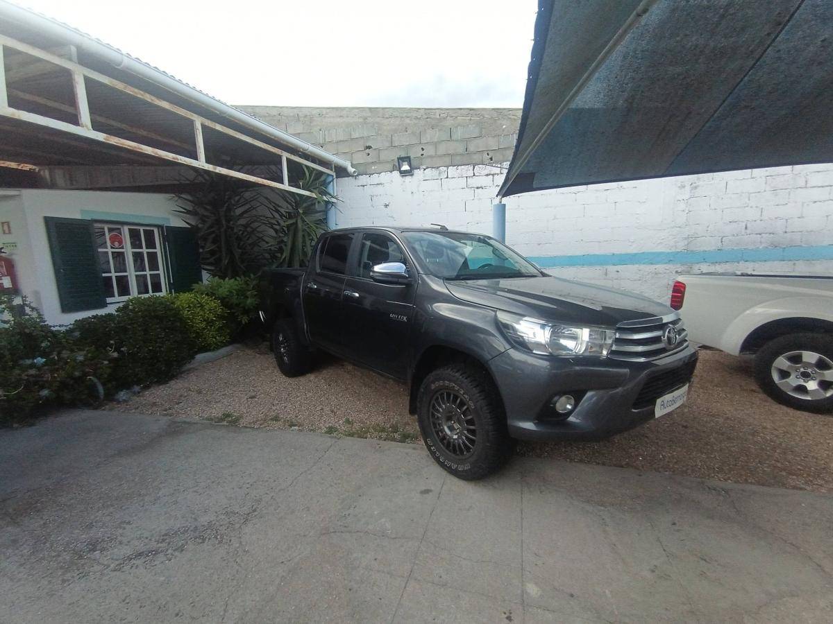 toyota-hilux-2018-diesel-2393cc