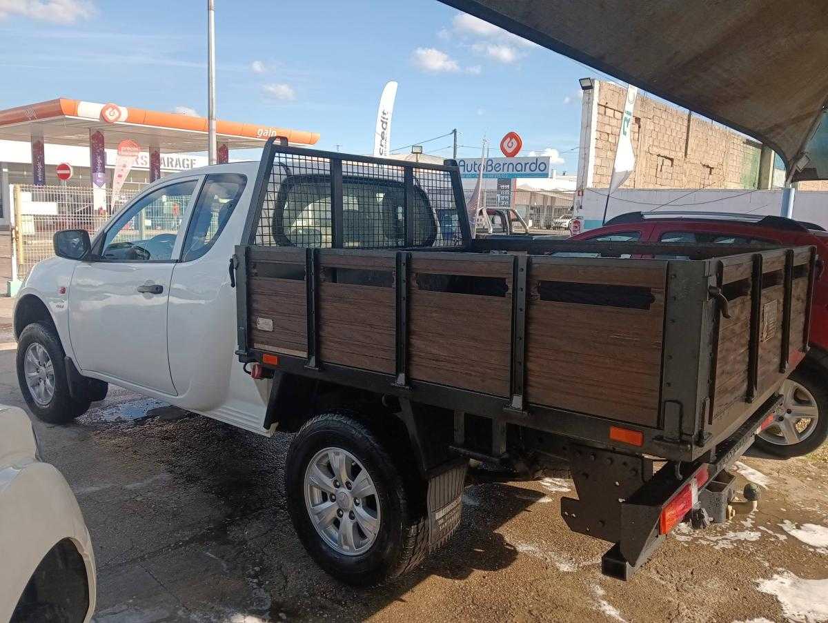 mitsubishi-l200-2010-diesel-2477cc
