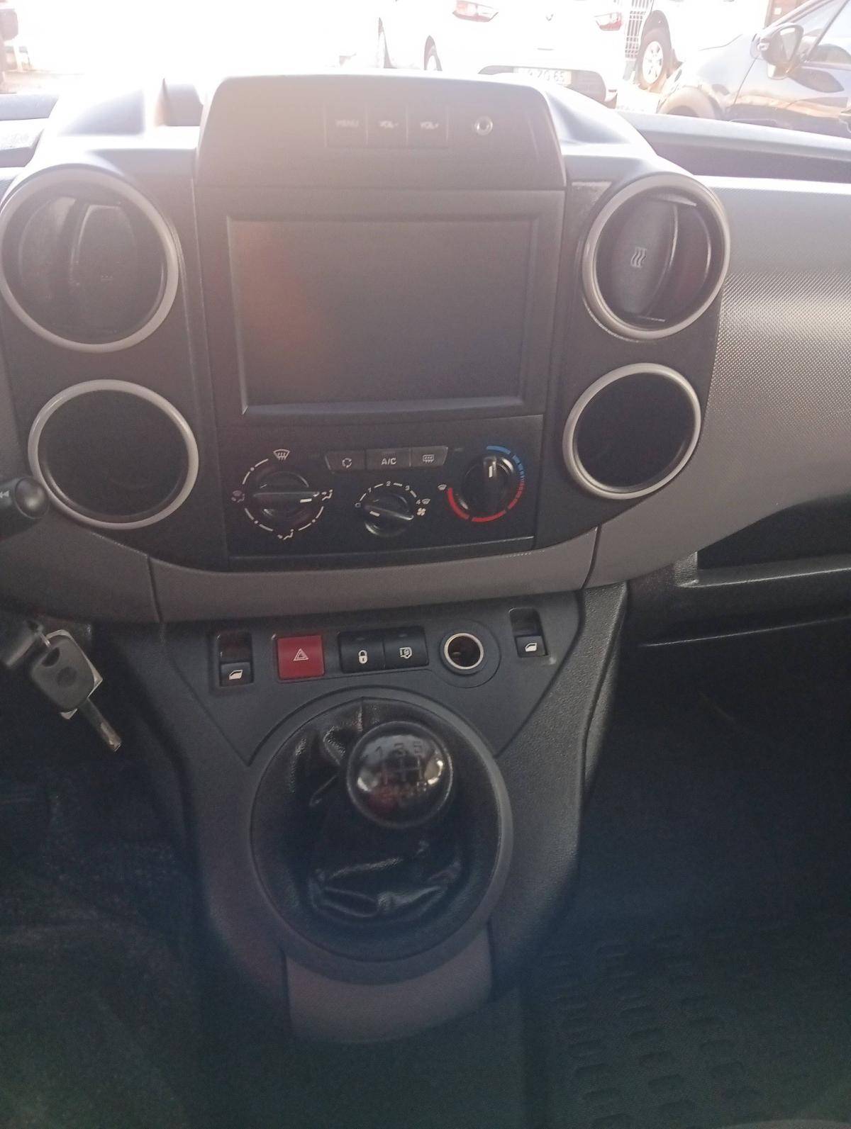 peugeot-partner-2018-diesel-1560cc