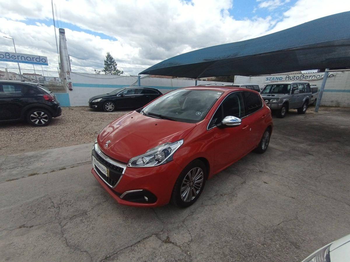 peugeot-208-2015-gasolina-1199cc