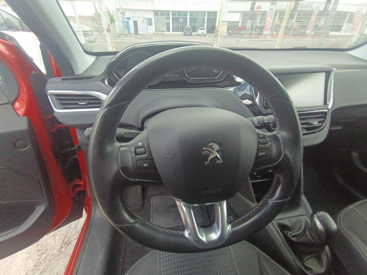 peugeot-208-2015-gasolina-1199cc