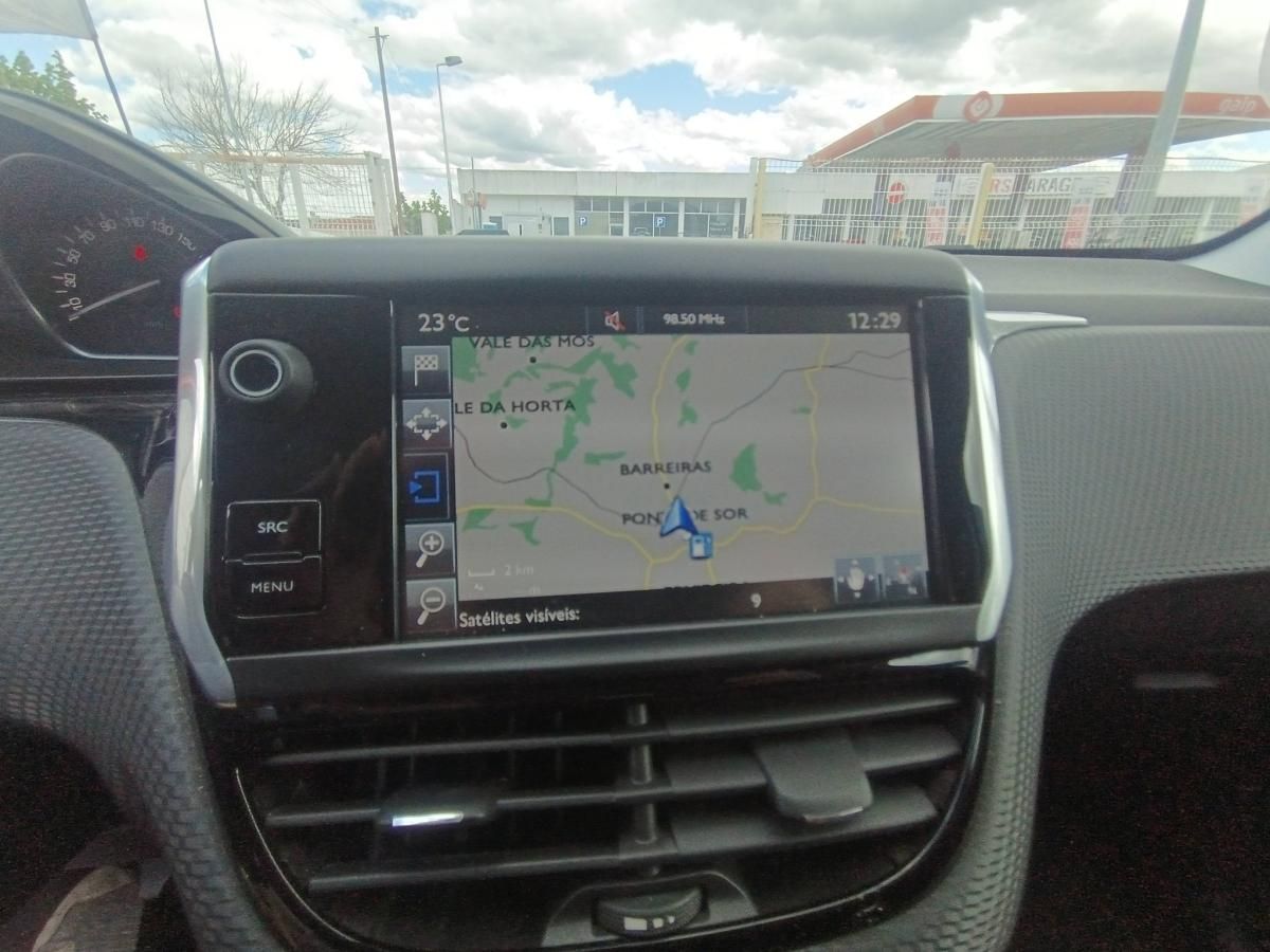 peugeot-208-2015-gasolina-1199cc