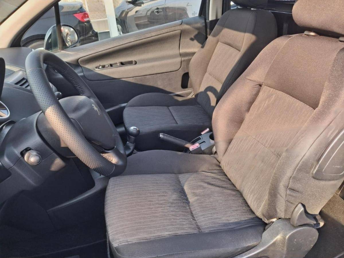 peugeot-207-cc-2011-diesel-1398cc
