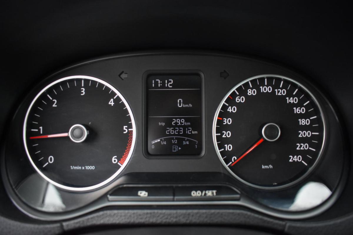 volkswagen-polo-2011-diesel-1199cc