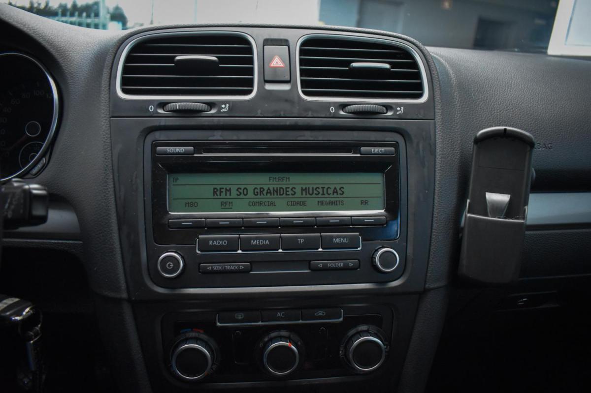 volkswagen-golf-variant-2010-diesel-1598cc
